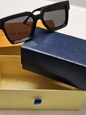 Louis Vuitton Black Square Sunglasses with Dark Gray Lenses